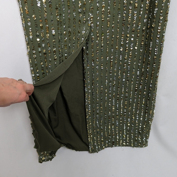 Mac Duggal Sequin High Neck Column Gown - Picture 10 of 16